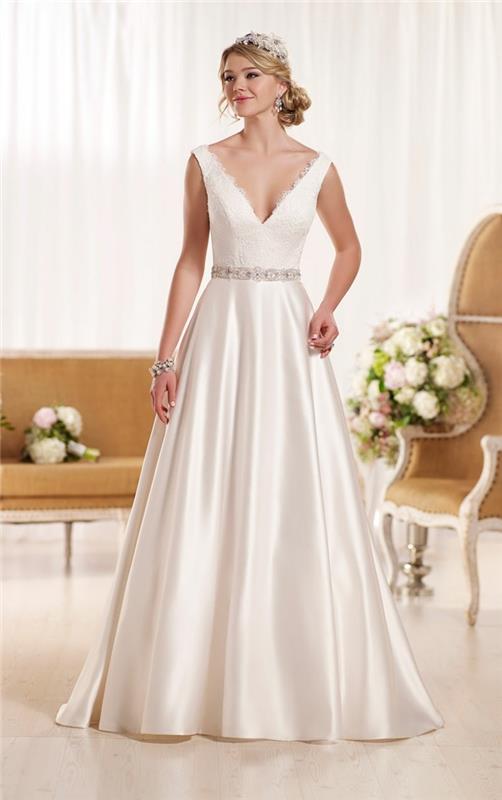jednoduché-a-lacné-svadobné-šaty-bez rukávov-kytice-okrúhle