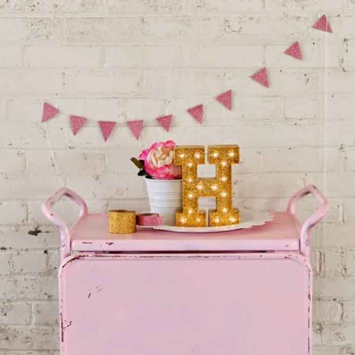 listový-nástenný-nábytok-v-ružovom-kove-originál-dekor