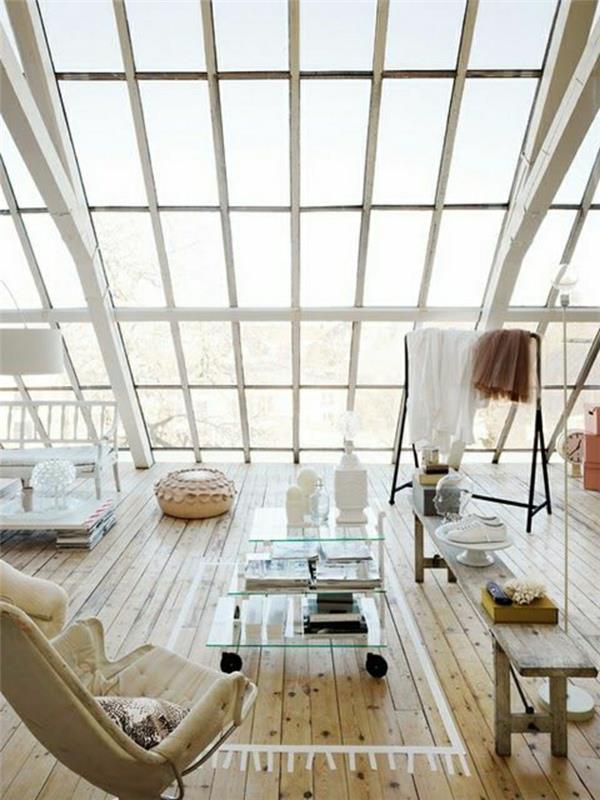 podkrovie-dielňa-atypické-drevené-spálne-okná-veľký-presklený strop