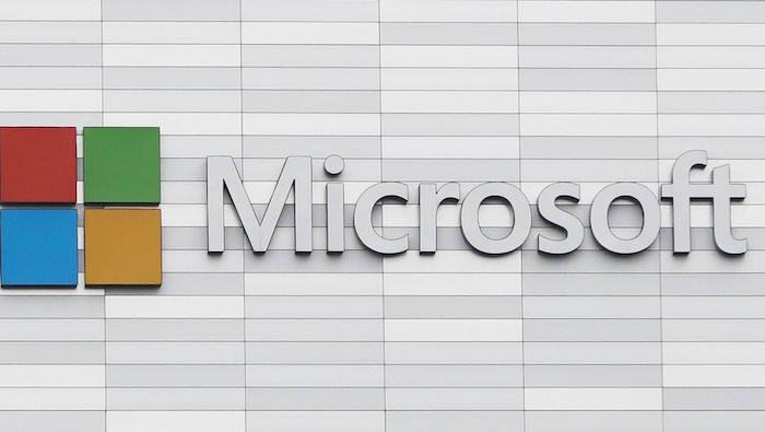 Microsoft -butiksfoto för artikel om utvecklingen av Surface Buds trådlösa hörlurar