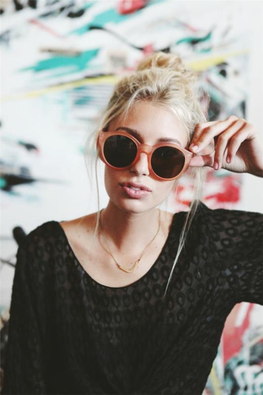 veľkosť okrúhlych slnečných okuliarov-blondínky-ženy-oblečenia
