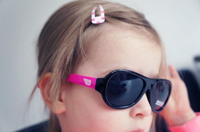 نظارة شمسية-طفل-أميرة-أبي-شقراء-تصفيفة الشعر-تغيير الحجم