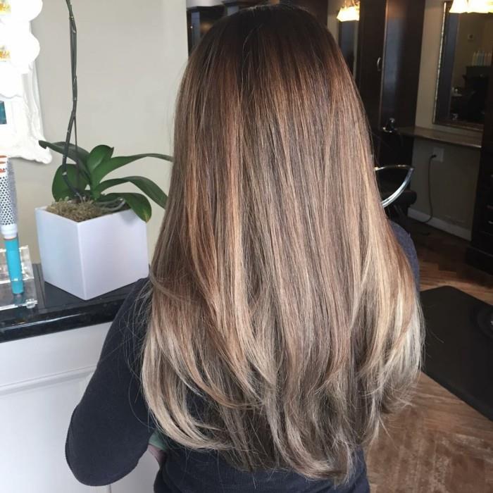 رائع-Balayage-brunette-balayage-or-lock-back