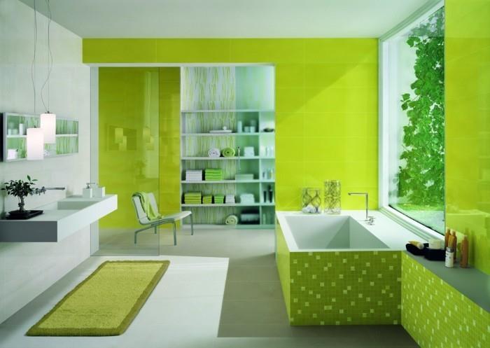 vackert-badrum-grönt-kaklat-kakel-modernt-badrum-vit-vägg-grön-matta