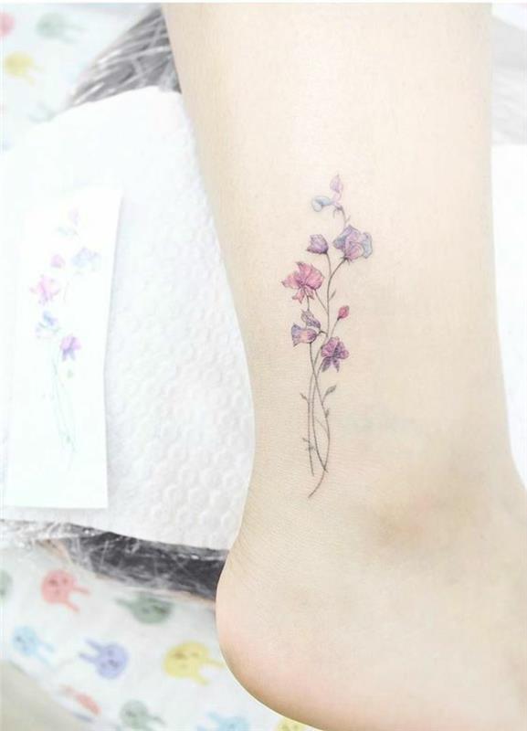 Jemné kvetinové rameno tetovanie pre ženy, ktoré si vybrať fialové