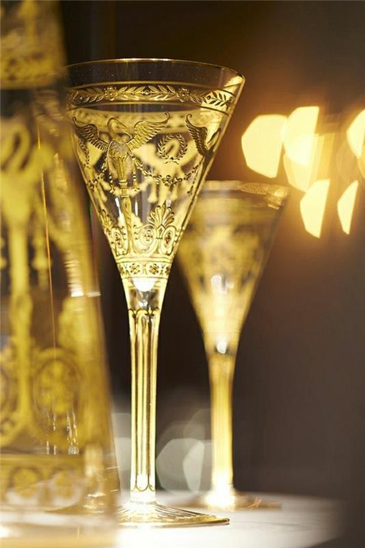 vacker-tulpan-champagne-glas-gyllene-champagneglas