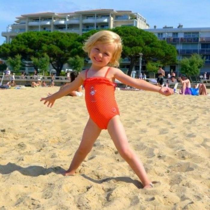 5-year-old-swimsuit-pool-guide-en-resize