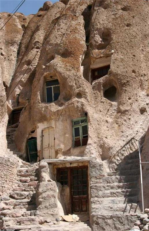 grotta-hus-otroligt-grott-arkitektur