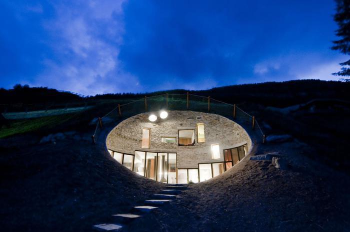 grotta-hus-modern-grotta-bostad-i-Schweiz