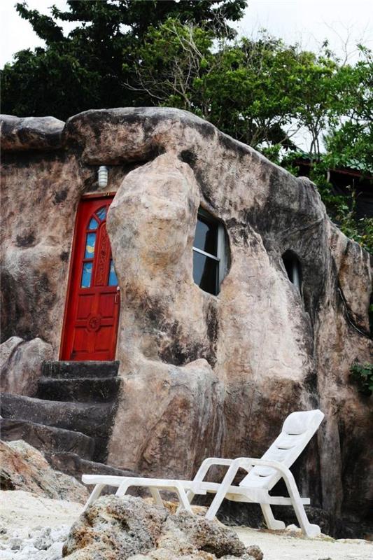 grotta-hus-hus-i-klipporna-folklig-arkitektur
