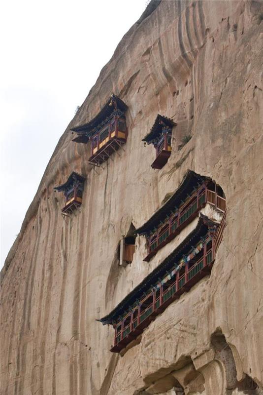 grotta-hus-troglodyte-kloster-i-Asien