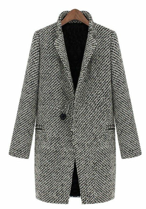 long-coat-woman-grey-a-modern-vision-for-modern-women-walking-on-the-street