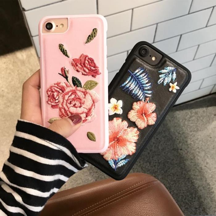 ako ozdobiť svoj mobil výšivkou s kvetinovým vzorom, personalizovaným puzdrom s ružovými kvetmi a modrými listami