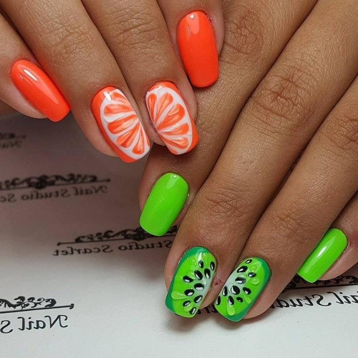 fruktiga design naglar, manikyr i orange och grönt med kiwi och orange nageldesign, sommar nagelkonst