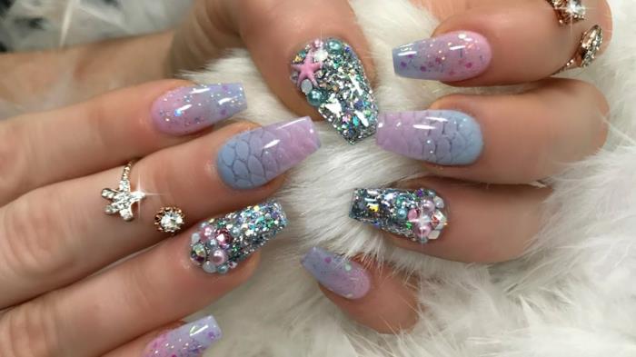 lila och lila naglar, stjärnring, manikyr på ballerina naglar, akryl nagelkonstdekor
