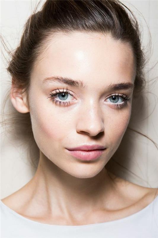 diskrétny makeup-modré-oči-ako-na-make-up-modré-oči-naučiť sa aplikovať-makeup
