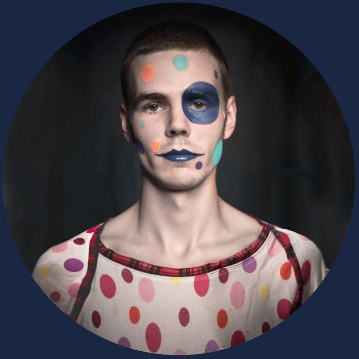 clown man förklädd prickig makeup idé