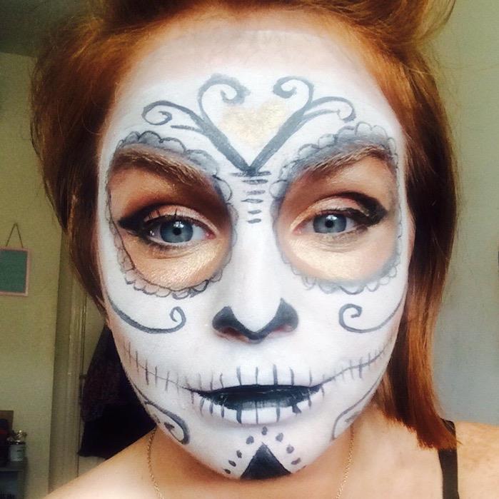 make up skeleton face woman white black simple candy skull