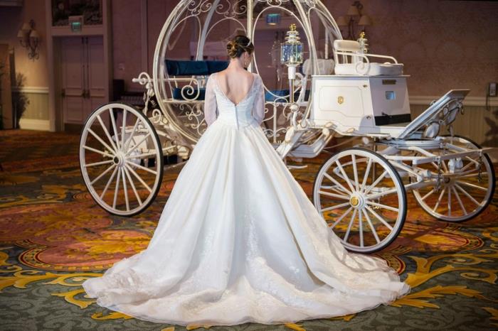 svadobné-popolušky-nápad-svadobné-tematické-svadobné-originálne-biele-princezné-šaty