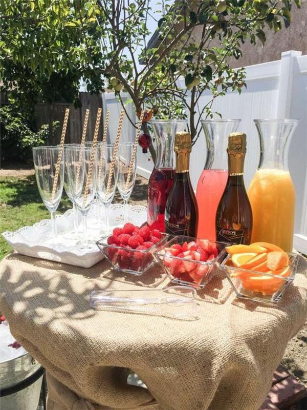 bröllop-champagne-glas-tulpan-glas-underbar-deco-idé