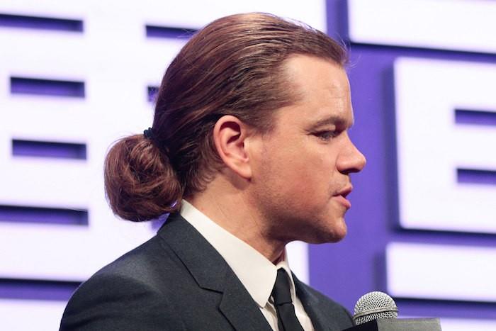 matt-damon-manbun-foto-man-långt-hår-känd-stjärna