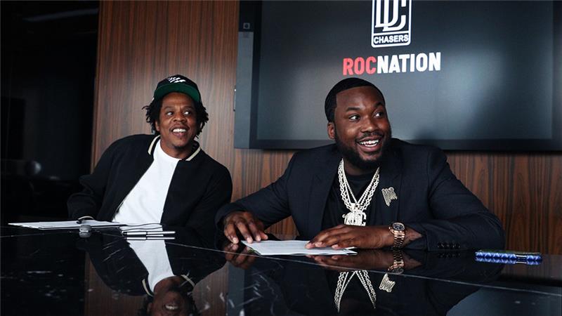 أطلق مغني الراب الأمريكي ميك ميل رسميًا علامة Dream Chasers تحت رعاية Jay-Z و Roc Nation