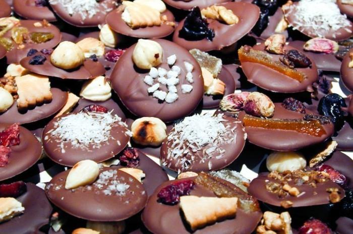 čokoláda-mendiants-figy-marhule-sušienky-sušienky