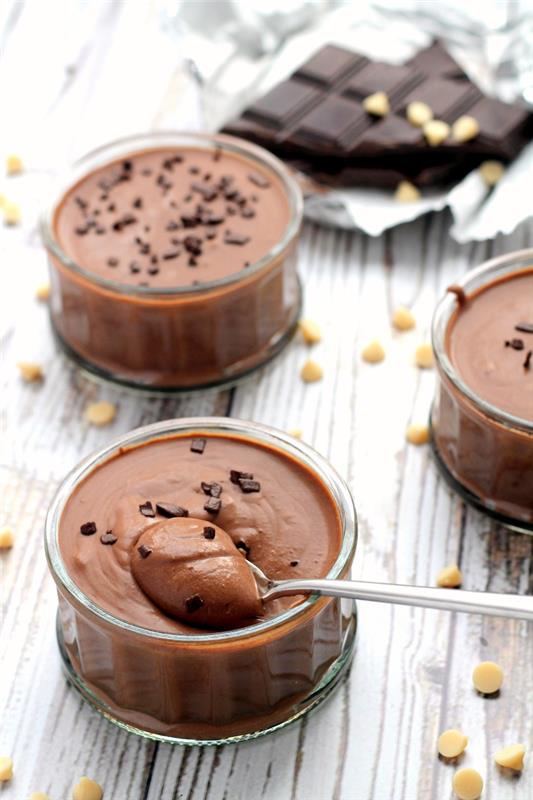 Expresný recept na Valentínsky dezert s čokoládovou penou a baileys