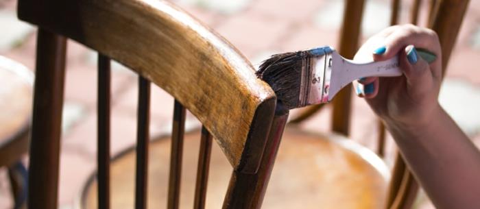 zmodernizujte starý nábytok, premaľujte starú drevenú bistro stoličku, stoličku bez podrúčok, nábytok do jedálne alebo obývačky
