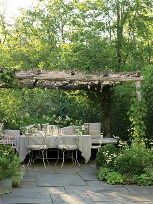 rustika-möbler-för-trädgården-av-dina-drömmar-gröna-växter-utomhus-trädgård