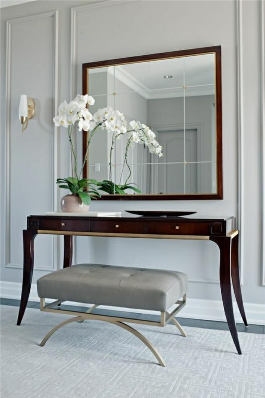 enstaka möbler-spegel-blomma-vit-elegant-idé-liten-pall-i-grått-läder