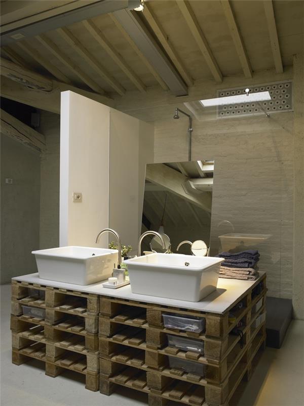 toaletný stolík vyrobený výhradne z recyklovaných paliet, originálna paletová skrinka do kúpeľne