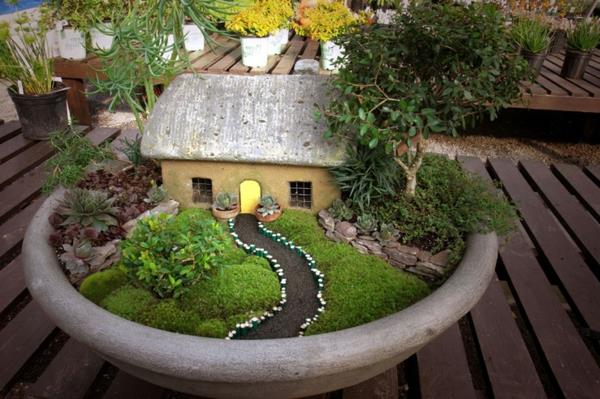mini-zen-trädgård-representation-av-naturen