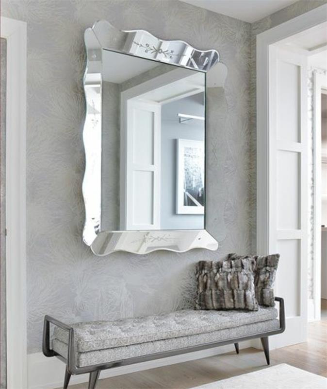 spegel-stort-format-grå-ram-våningskudde