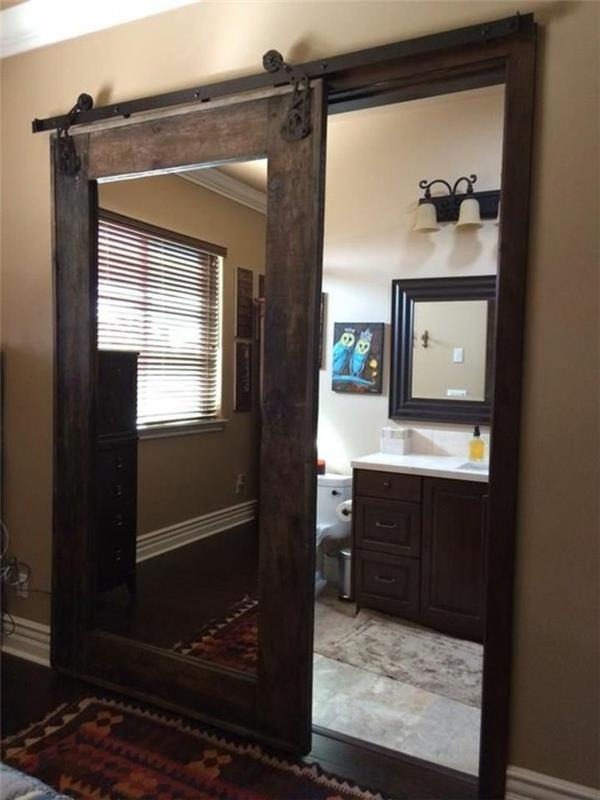 spegel-storformat-dörr-rum-karm-brun