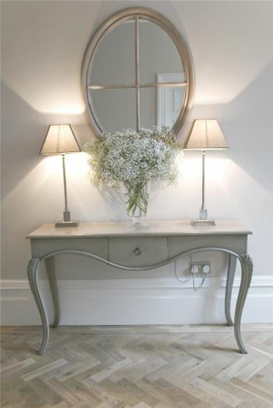 storformat-spegel-bord-lampor-blomma-vas