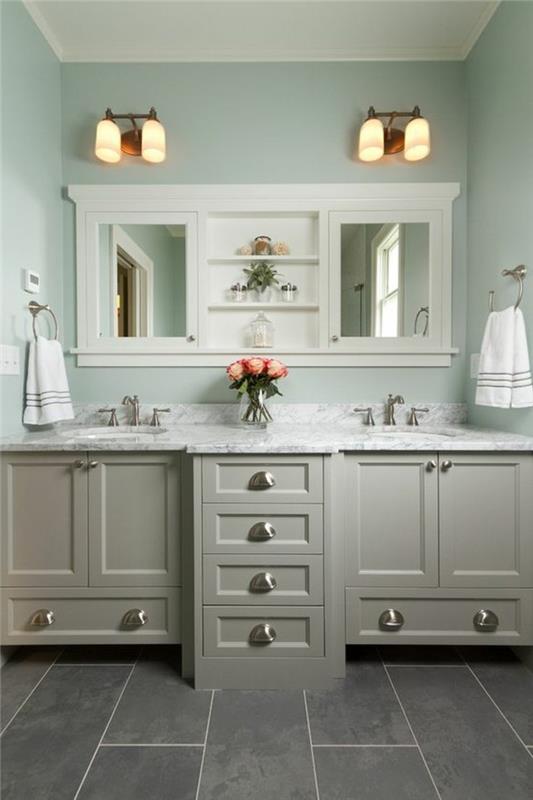 spegel-badrum-magnifika-speglar-på-båda sidor