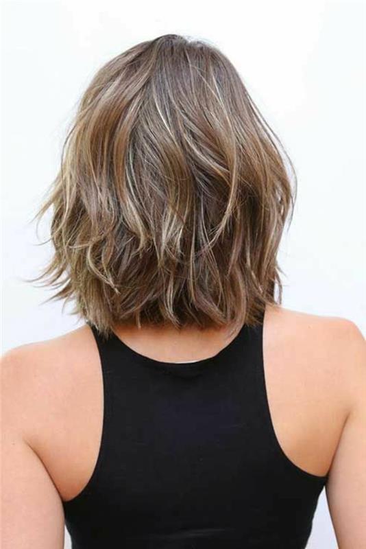 short-cut-model-brown-hair-with-balayage