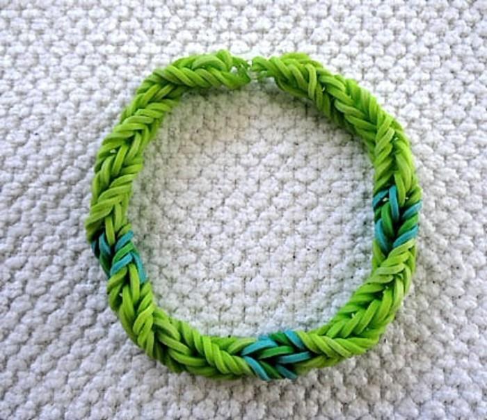 enkelt-elastiskt-armband-mall-i-grönt-hur-till-elastiskt-armband