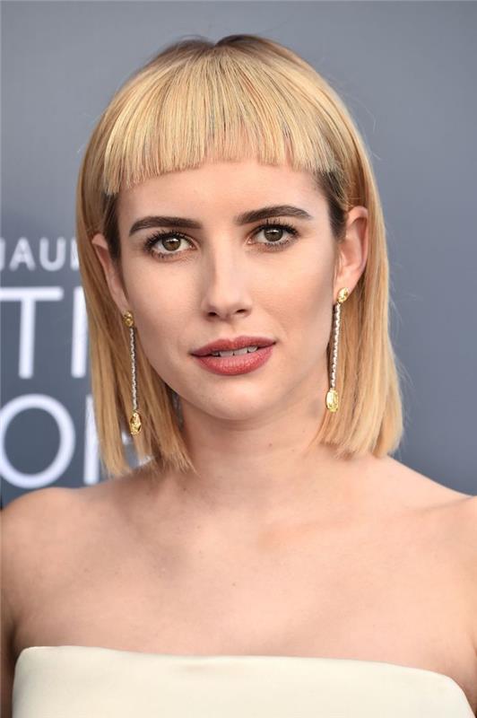 moderná žena s krátkymi vlasmi a blond vlasmi a ľahkým make -upom