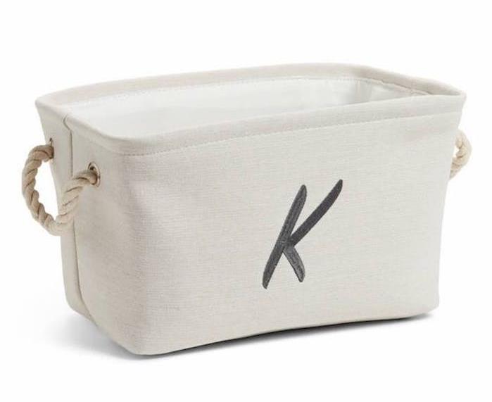 Invärmningspresent användbar och söt presentförpackad bra cool idé basket personligt monogram