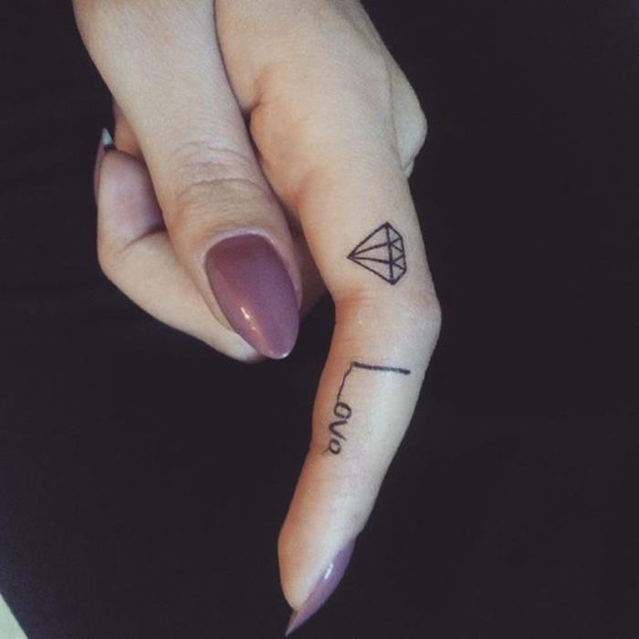 söt tatuering på diamantfinger, subtil minimalistisk tatuering för kvinnor