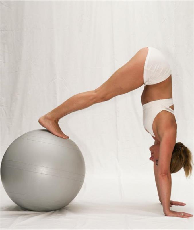 pilates-sila-a-rovnováha-metóda-so švajčiarskou loptou