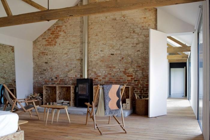 nápady na obnovu interiéru v rustikálnom štýle, biela a drevená dekorácia obývačky s čiernymi a sivými akcentmi, nábytok do obývačky v rustikálnom štýle