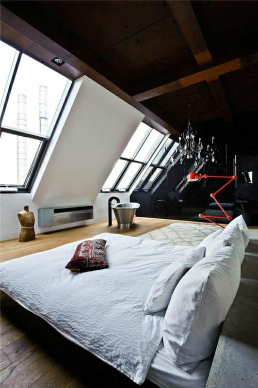 steny-pod-svahom-dielne-a-lofty-loft-paris-atypické-parkety-podlaha-spálňa