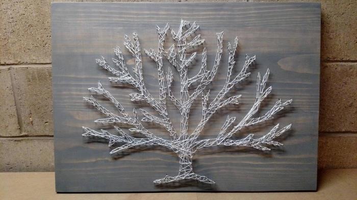 hur man gör en original dekoration för vägg av trä, träskiva målade i grått med träd i vit tråd