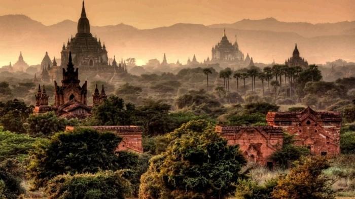 myanmar-pad-round-the-golden-rock-thing-to-do-before-you-die