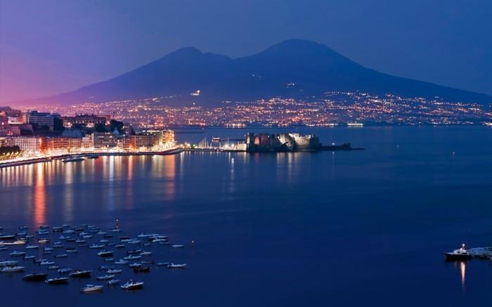 Neapel-de-vackraste-städerna-i-Italien-att-besöka-havet-skönhet-storlek