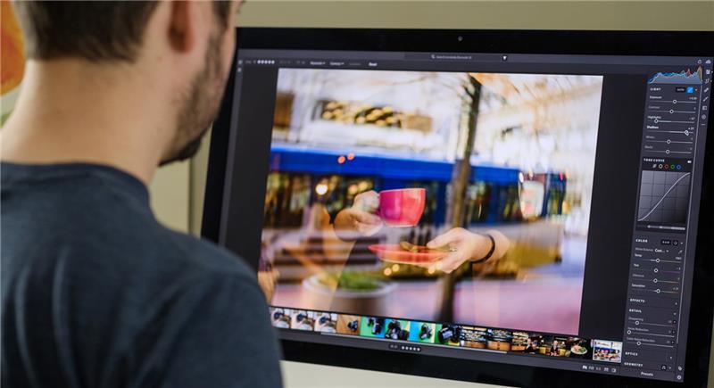 Adobe Lightroom är ett av de kända verktygen som nu finns tillgängliga i App Store som Microsoft Office