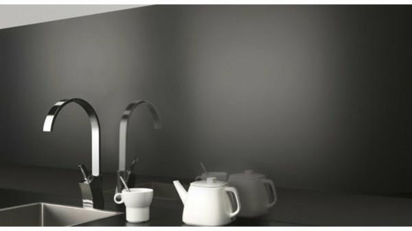 matt-svart-glas-splashback